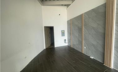 LOCAL / TUMBA MUERTO / MIDTOWN PLAZA / 110M / VACIO / PLANTA BAJA