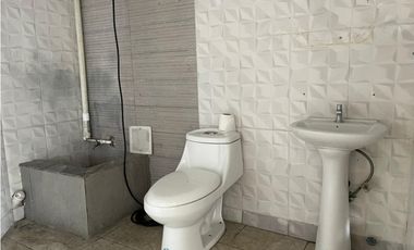 LOCAL / TUMBA MUERTO / MIDTOWN PLAZA / 110M / VACIO / PLANTA BAJA