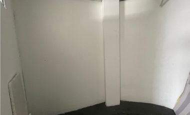 LOCAL / TUMBA MUERTO / MIDTOWN PLAZA / 110M / VACIO / PLANTA BAJA