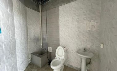 LOCAL / TUMBA MUERTO / MIDTOWN PLAZA / 110M / VACIO / PLANTA BAJA