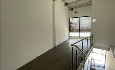 LOCAL / TUMBA MUERTO / MIDTOWN PLAZA / 110M / VACIO / PLANTA BAJA