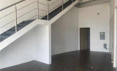 LOCAL / TUMBA MUERTO / MIDTOWN PLAZA / 110M / VACIO / PLANTA BAJA