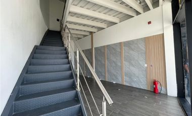 LOCAL / TUMBA MUERTO / MIDTOWN PLAZA / 110M / VACIO / PLANTA BAJA