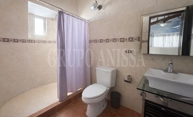 OPORTUNIDAD! Se Vende Casa con Piscina en Club de Golf Coronado