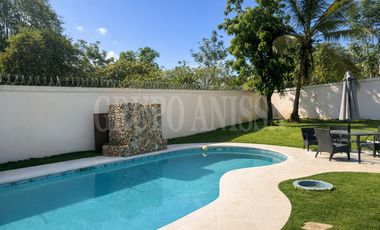 OPORTUNIDAD! Se Vende Casa con Piscina en Club de Golf Coronado
