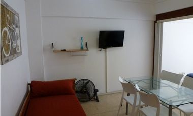 ALQUILER PARA ESTUDIANTES. UN AMBIENTE Y MEDIO A LA CALLE.