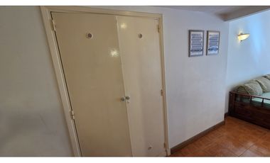 ALQUILER PARA ESTUDIANTES. UN AMBIENTE A LA CALLE.