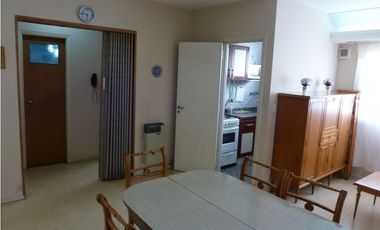 ALQUILER PARA ESTUDIANTES. DOS AMBIENTES CONTRAFRENTE LUMINOSO.