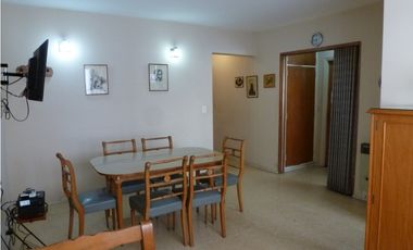 ALQUILER PARA ESTUDIANTES. DOS AMBIENTES CONTRAFRENTE LUMINOSO.