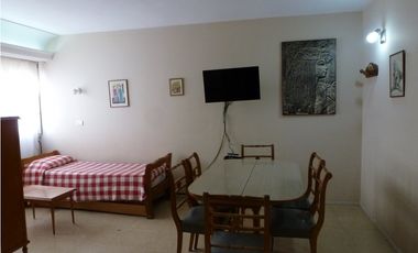 ALQUILER PARA ESTUDIANTES. DOS AMBIENTES CONTRAFRENTE LUMINOSO.