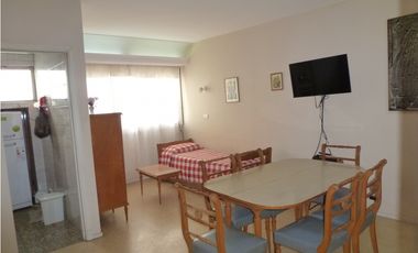 ALQUILER PARA ESTUDIANTES. DOS AMBIENTES CONTRAFRENTE LUMINOSO.