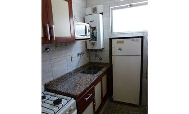 ALQUILER PARA ESTUDIANTES. DOS AMBIENTES CONTRAFRENTE LUMINOSO.