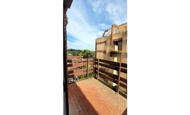 Vendo Dpto Pinamar centro- Toma Toyota Hilux 4x4 en parte de Pago