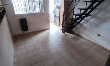 Duplex en alquiler en Villa Luzuriaga