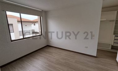Casa por Estrenar de arriendo en Pifo
