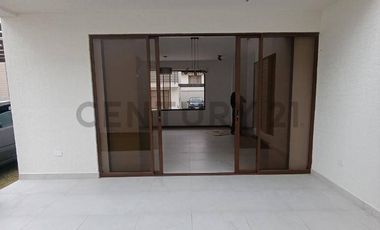 Casa por Estrenar de arriendo en Pifo