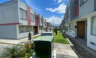 RENTA DE CASA EN SAN JOSÉ DE LA SALLE CONOCOTO VALLE DE LOS CHILLOS