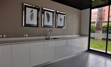 Departamento en arriendo c/ estacionamiento en Manuel Montt