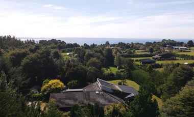 SE VENDE AMPLIA CASA PARQUE EDELWEISS