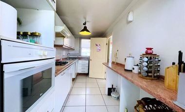 Casa Barrio Ciudad del Este/ Cond Los Alerces