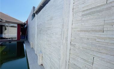 Casa Barrio Ciudad del Este/ Cond Los Alerces