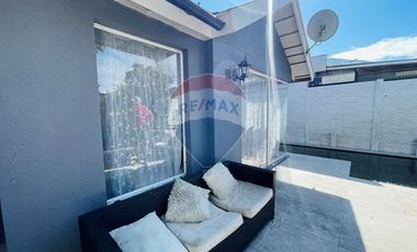 Casa Barrio Ciudad del Este/ Cond Los Alerces