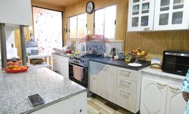 Venta, Sitio con 2 casas, Batuco