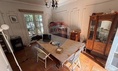 PARA REMODELAR ,MUY AMPLIA , BUENA UBICACIÓN