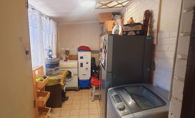 Vende Casa en Pasaje Cerrado 3D 2B Fernandez Albano, La Cisterna