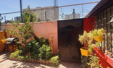 Vende Casa en Pasaje Cerrado 3D 2B Fernandez Albano, La Cisterna