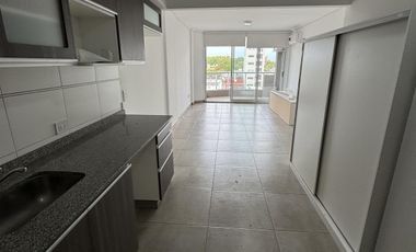 hermoso mono ambiente super amplio con balcon -  placard y aire acondicionado - sum y laundry