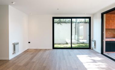 Villa Belgrano - 3Dorm Planta Baja con Patio de 180mtrs - A mtrs de Gauss y Recta