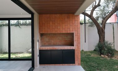 Villa Belgrano - 3Dorm Planta Baja con Patio de 180mtrs - A mtrs de Gauss y Recta