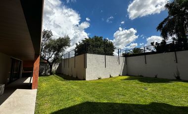 Villa Belgrano - 3Dorm Planta Baja con Patio de 180mtrs - A mtrs de Gauss y Recta