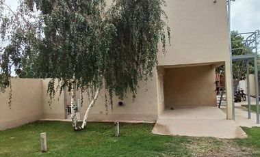 ALQUILO MONOAMBIENTE EN CALLE PERU 1011 DE PLOTTIER