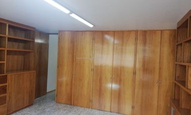 Casa con alberca y jardín en Satélite.