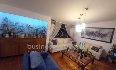 Excelente oportunidad Amplia Casa con salón de usos múltiples.