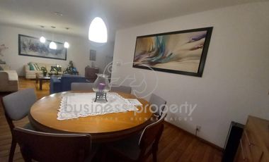 Excelente oportunidad Amplia Casa con salón de usos múltiples.