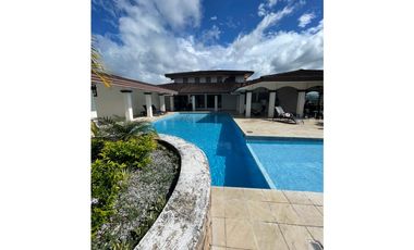 SE VENDE CASA EN BOQUETE, EN HERMOSO POYECTO CON CLIMA FRIO