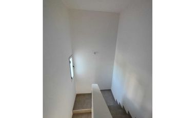 ALQUILO DUPLEX TRES DORMITORIOS EN MIRADORES DE MANANTIALES 1