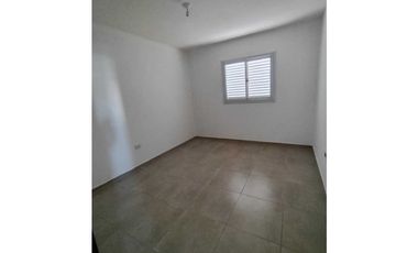 ALQUILO DUPLEX TRES DORMITORIOS EN MIRADORES DE MANANTIALES 1