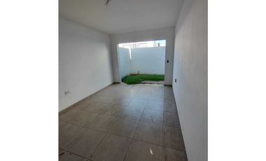 ALQUILO DUPLEX TRES DORMITORIOS EN MIRADORES DE MANANTIALES 1