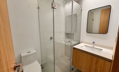 Arriendo la Carolina Suite de lujo por estrenar con vista de Quito edificio con piscina