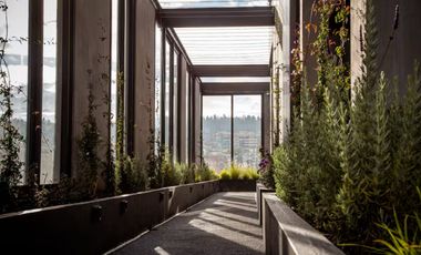 Arriendo la Carolina Suite de lujo por estrenar con vista de Quito edificio con piscina