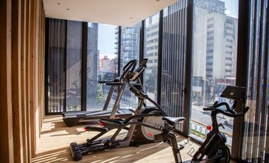 Arriendo la Carolina Suite de lujo por estrenar con vista de Quito edificio con piscina