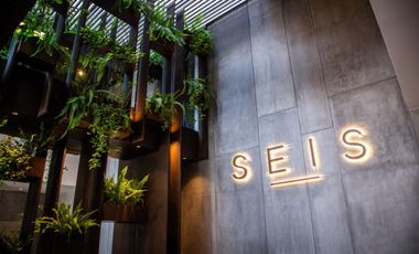 Arriendo la Carolina Suite de lujo por estrenar con vista de Quito edificio con piscina