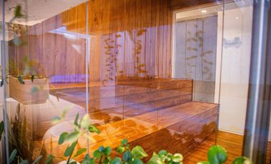 Arriendo la Carolina Suite de lujo por estrenar con vista de Quito edificio con piscina
