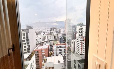 Arriendo la Carolina Suite de lujo por estrenar con vista de Quito edificio con piscina