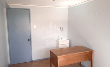 Se vende oficina con estacionamiento Metro Ñuñoa