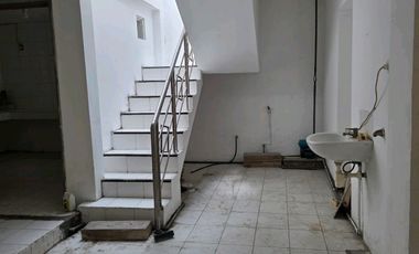 Rumah Usaha di Jalan Raya Krembangan Barat Surabaya